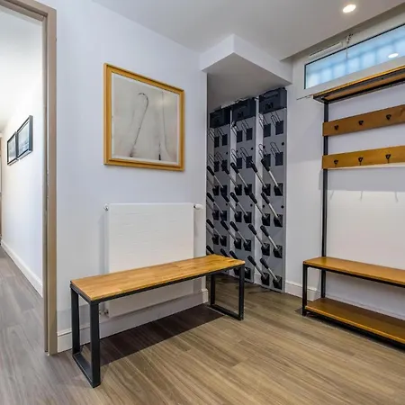 Triplex By Popalp Apartment